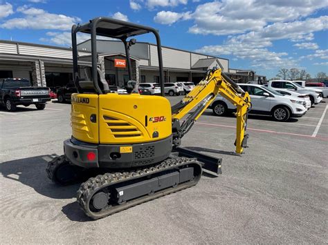 New Holland CE E30C Mini Excavator » Altman Tractor Co., SC